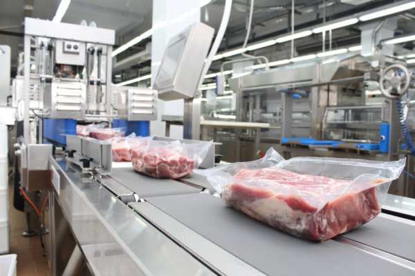 Read more about the article Мясоперерабатывающий завод за 30 млрд руб. построят в Псковской области